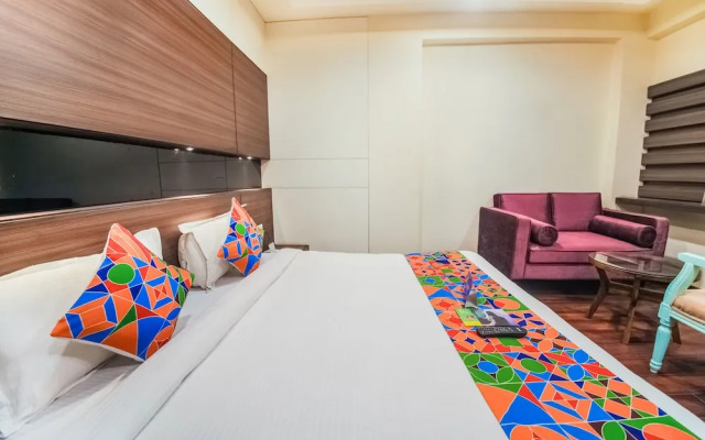 Shyampuriya Palace By FabHotel