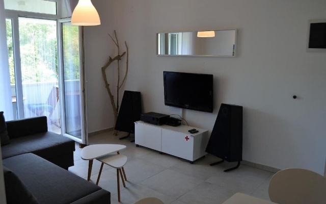 Apartments Ari i Segi