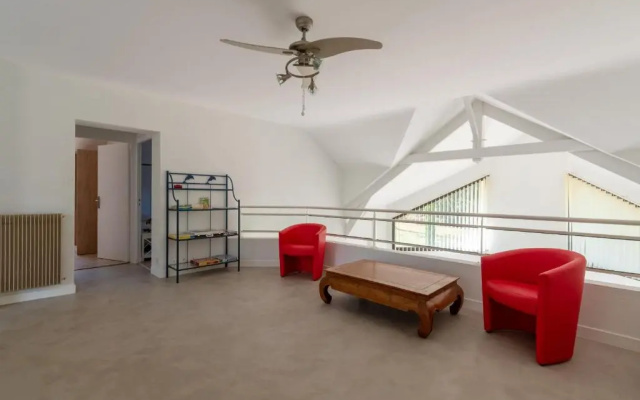 Charmante maison moderne avec grand jardin