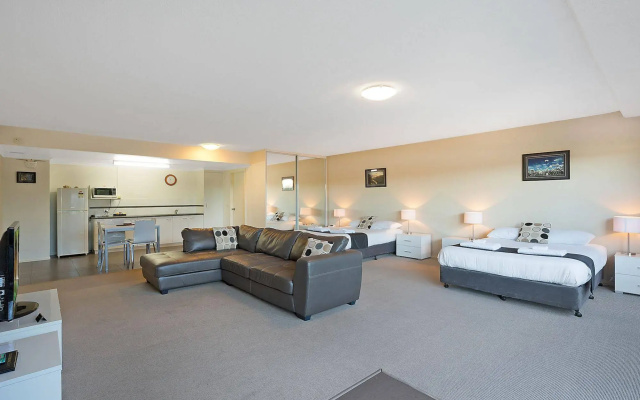 Albacore Apartments