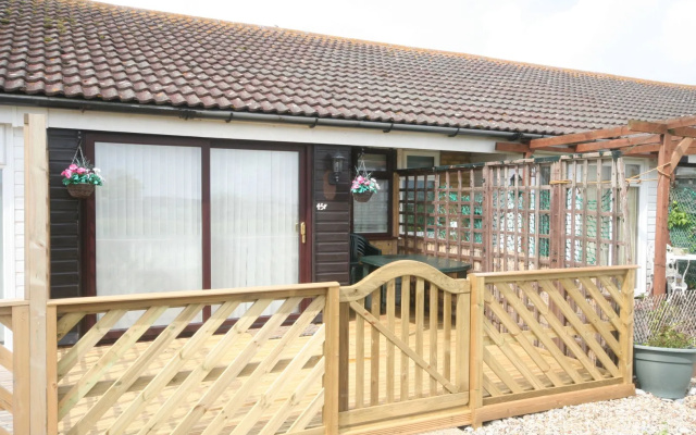 45F Medmerry Park 1 Bedroom Chalet