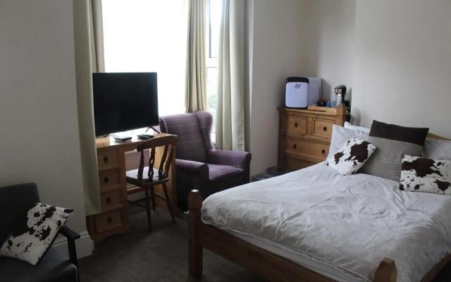 Oakwell Guest House