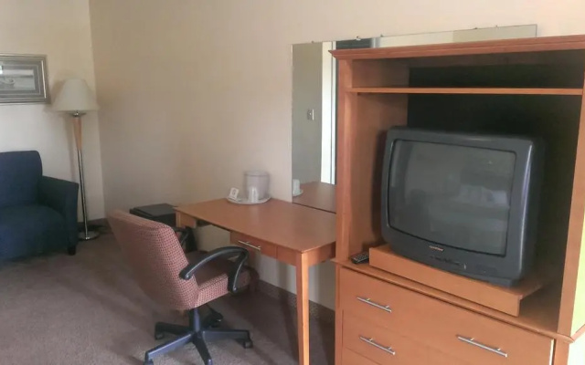 Naugatuck Motor Lodge