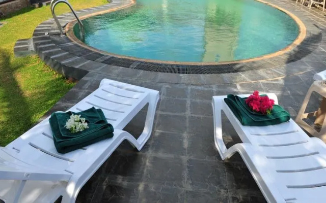 C & I Beach Hotel