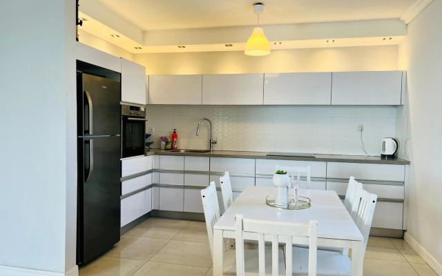 Royal Aparatment on the Sea , Blvd Nitza 34