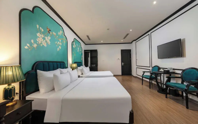 Azen Lakeside Apartment & Hotel
