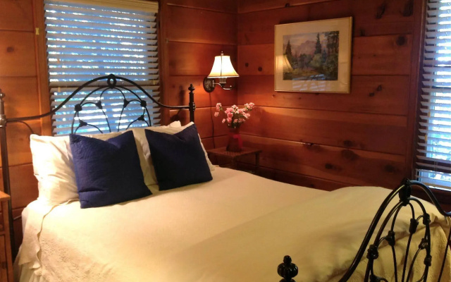Elliott House Boutique Inn