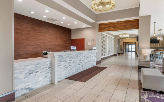 Comfort Inn Brooklyn Center