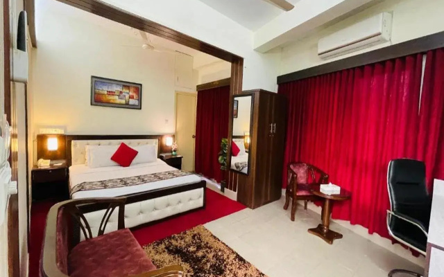 Hotel Grand Circle Inn