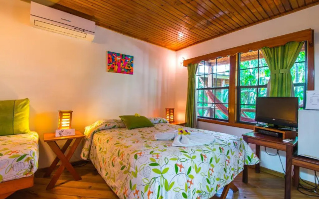 Las Rocas Resort And Dive Center