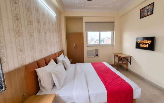 OnlyStay Snap Hotel