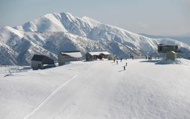 White Crystal Apartments Mt Hotham