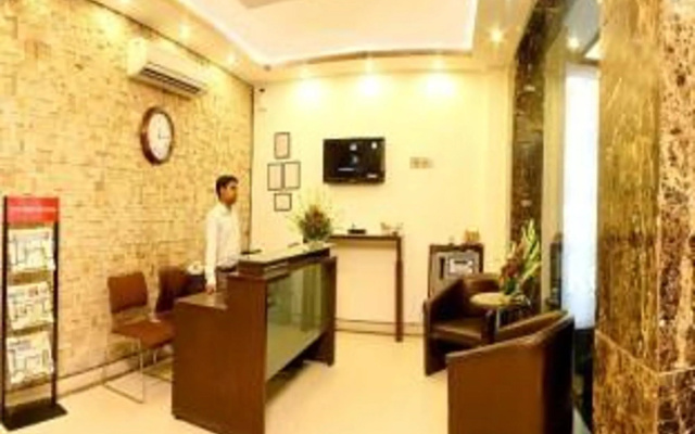 Lloyd Residency