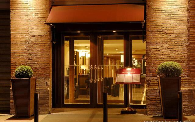 Отель Crowne Plaza Toulouse Франция, Тулуза - 1 отзыв об отеле, цены и фото номеров - забронировать отель Crowne Plaza Toulouse онлайн вид на фасад