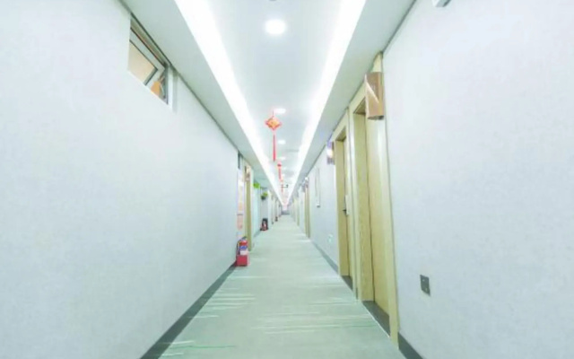 Chiba grass Hotel (Shanxi Provincial People's Hospital Taiyuan Railway Station)
