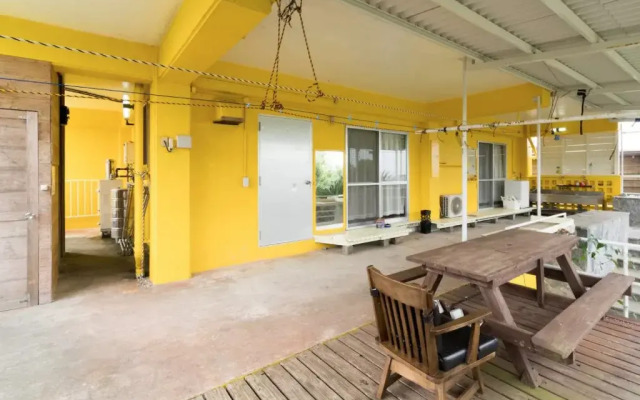 Pension Yellow House