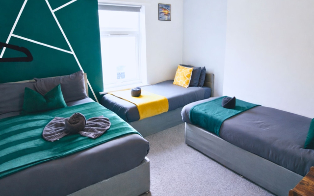 Pitchside Quarters sleeps 7