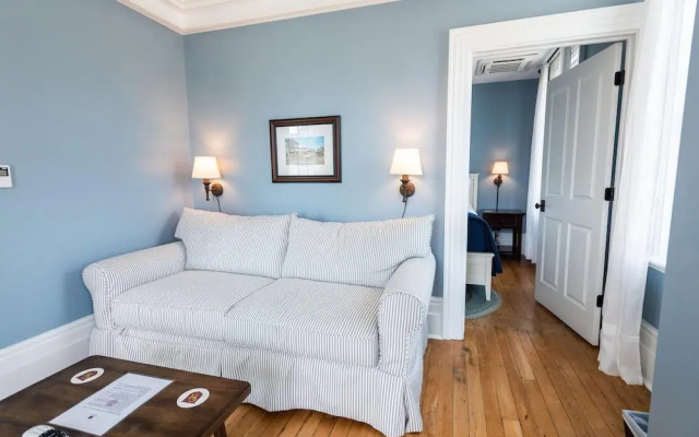 The Cadillac House Lexington, Tapestry Collection by Hilton