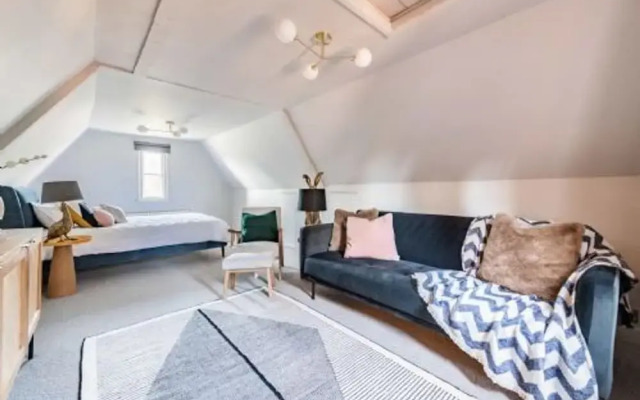 Host Stay Bressingham Lodge