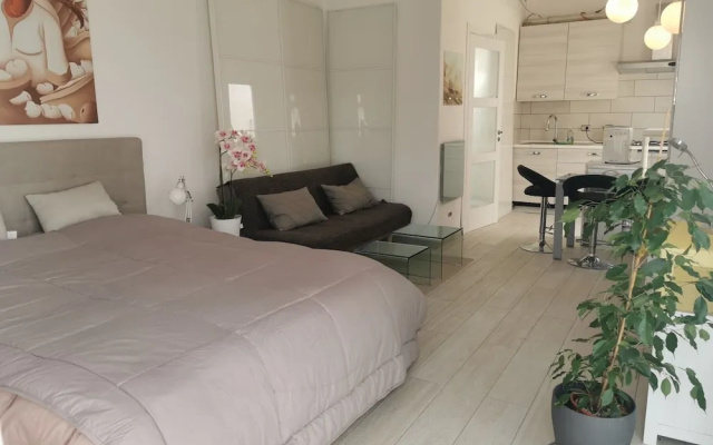 Apartment - Sleeps 2 - Parking - 5min To La Frasca