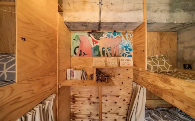 ArtBar & GuestHouse ennova - Hostel