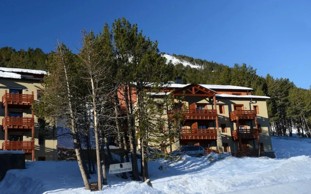 Cosy Forest Retreat Near Slopes