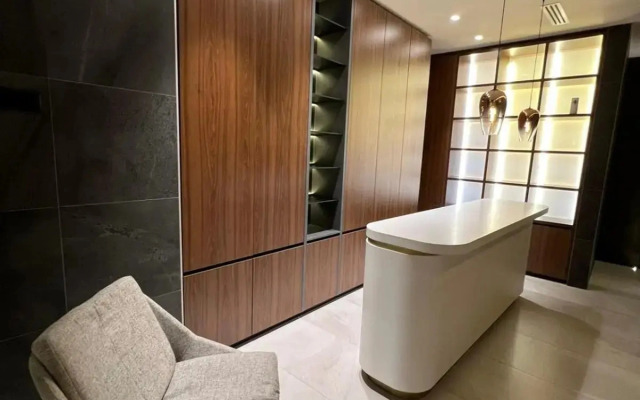 Woodside 430 Apartment