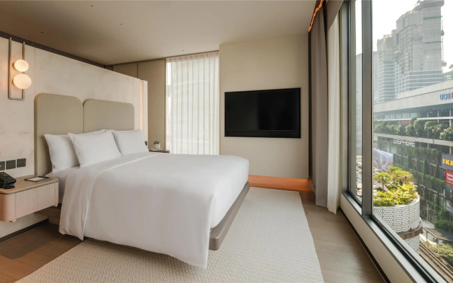 KROMO Bangkok, Curio Collection by Hilton