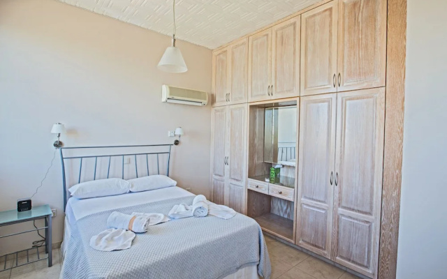 Papas Family Villa With Private Pool Wheelchair Accessible