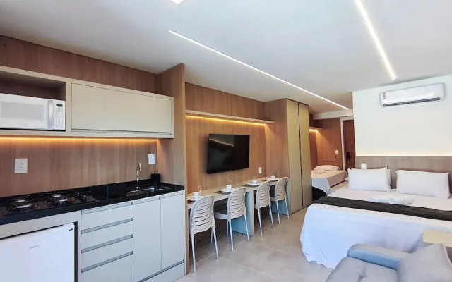 Max Carneiros Suites by CTA
