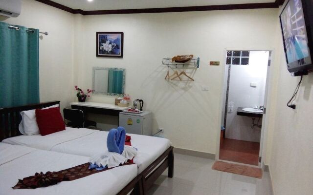 Naris Phuview Resort