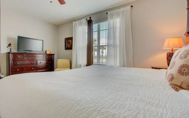 Lakefront Luxury