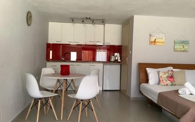 Sunny Studio Iraklitsa