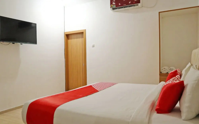 M Authentic Kost Man by OYO Rooms