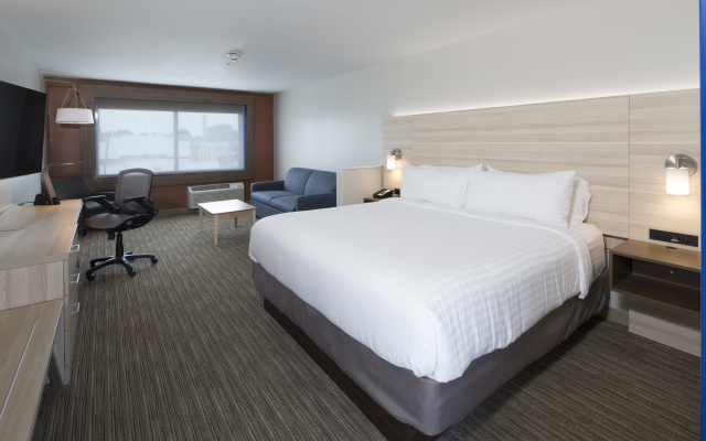 Holiday Inn Express & Suites Alpena - Downtown by IHG