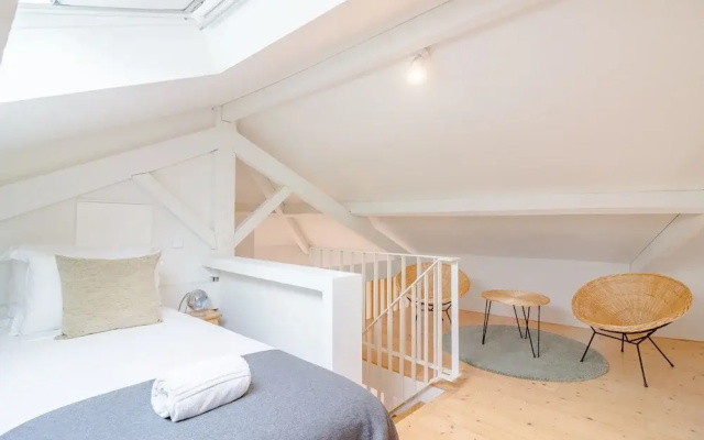 Spacious 2-bedroom Retreat in Porto