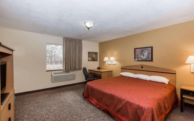 Sunset Inn & Suites