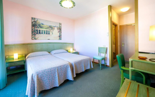 American Hotel