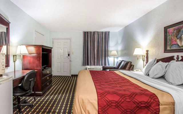Econo Lodge Inn & Suites Tuscaloosa I-20