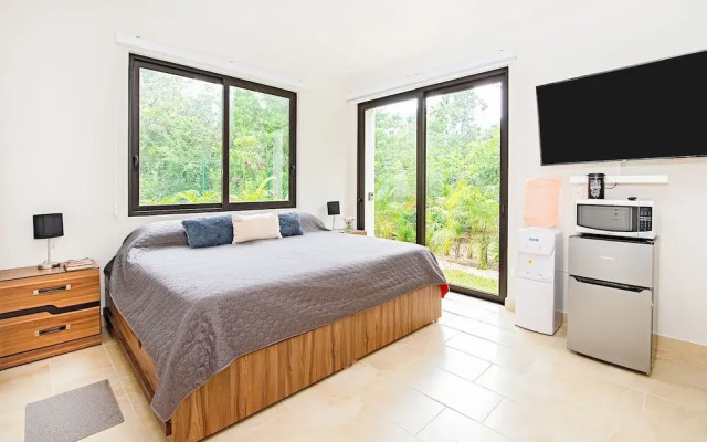 Private Garden Condo by Concierge4u