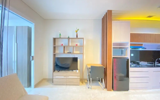 Pleasant 1Br Deluxe at Dago Suites Apartment Near Itb