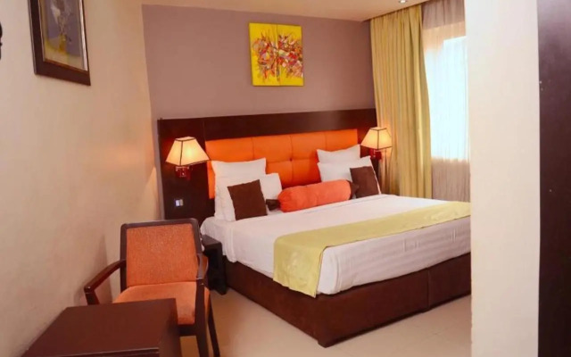 Oakspring Hotel & Luxury Suites