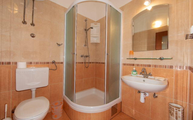 Apartment Ruzica - with sea view: A2 -  Igrane, Riviera Makarska