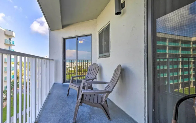 Relaxing Gulf Shores Condo w/ Beach-view Balcony