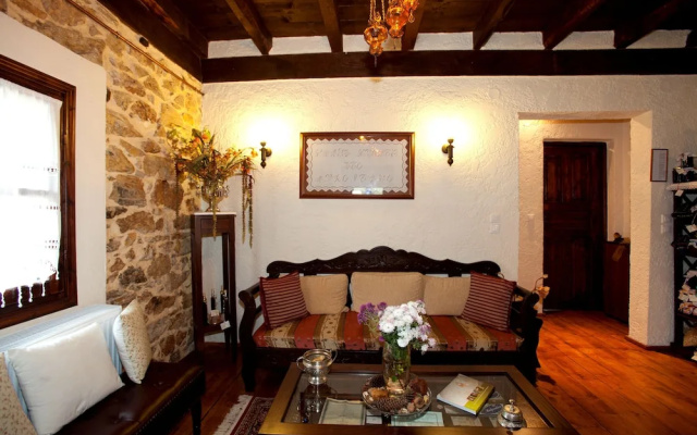 To Archontiko Guest House