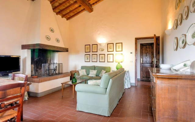 Luxurious Farmhouse in Capannoli With Pool