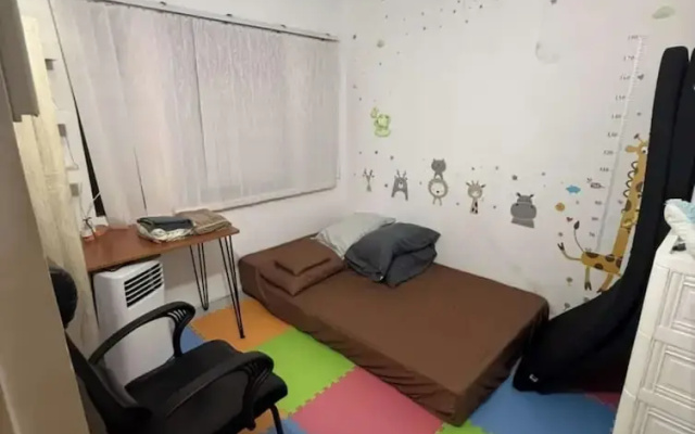 3 Bedroom Fully Furnished Aircon House With Free Car Park