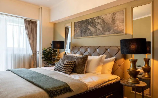 Views of Palace of the Parliament 3BR Safari Design
