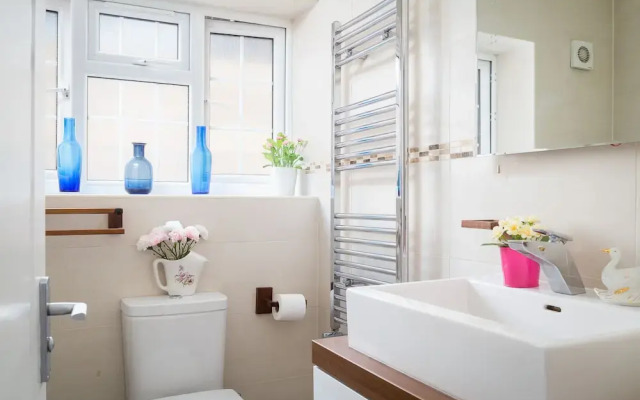 Park Lane Living! 3-bed 2-bath