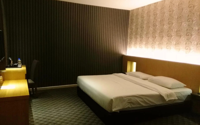 Grand Ct Hotel